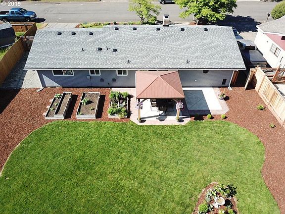 2nd image of 11901 NE 33rd St