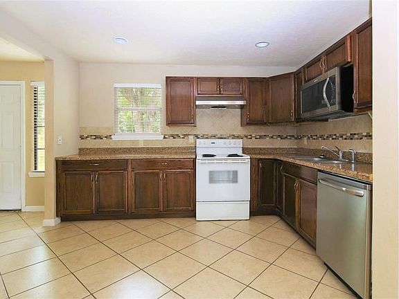 4th image of 1117 James St