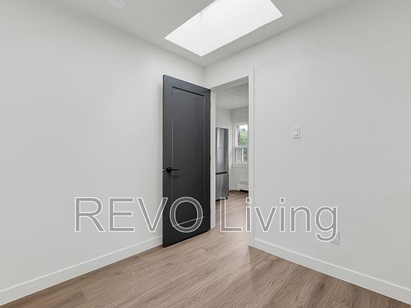 5th image of 62 Triller Ave Unit 402