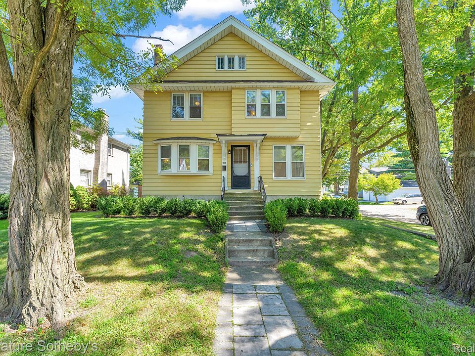 1st image of 213 Oakdale St