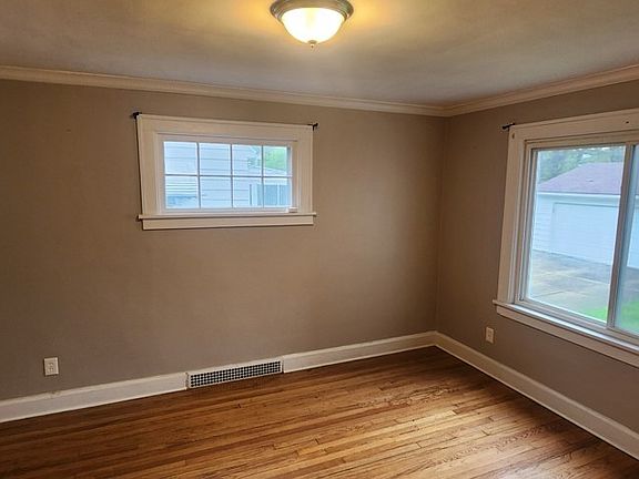 4th image of 1353 Avondale Rd
