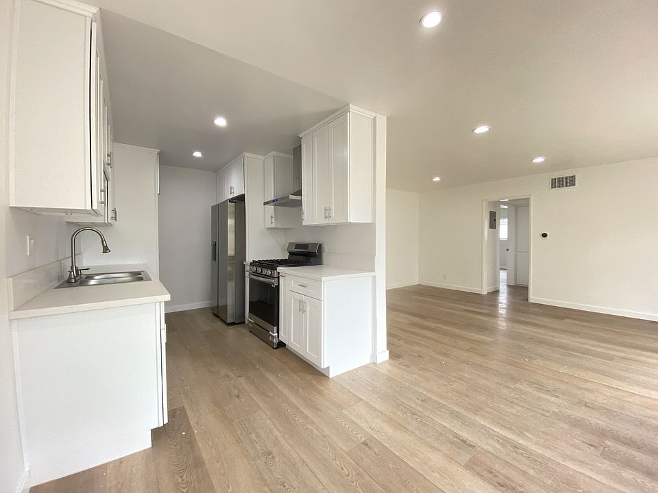 1st image of 1489 S Canfield Ave #301A