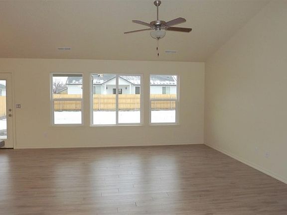 2nd image of 8827 W Metaline Ave