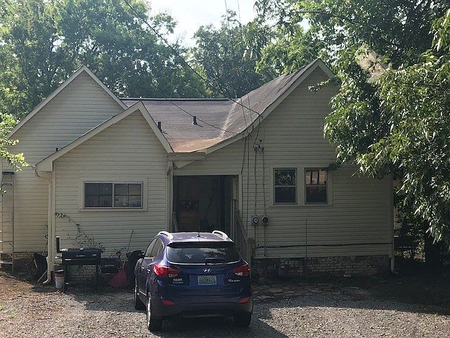 2nd image of 810 Blount Ave