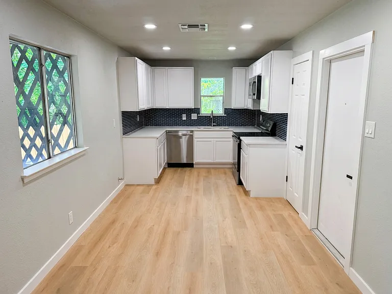 8726 Timberbriar St — Photo 5