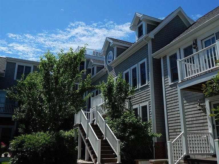 1st image of 125 Bradford Extension Street #202