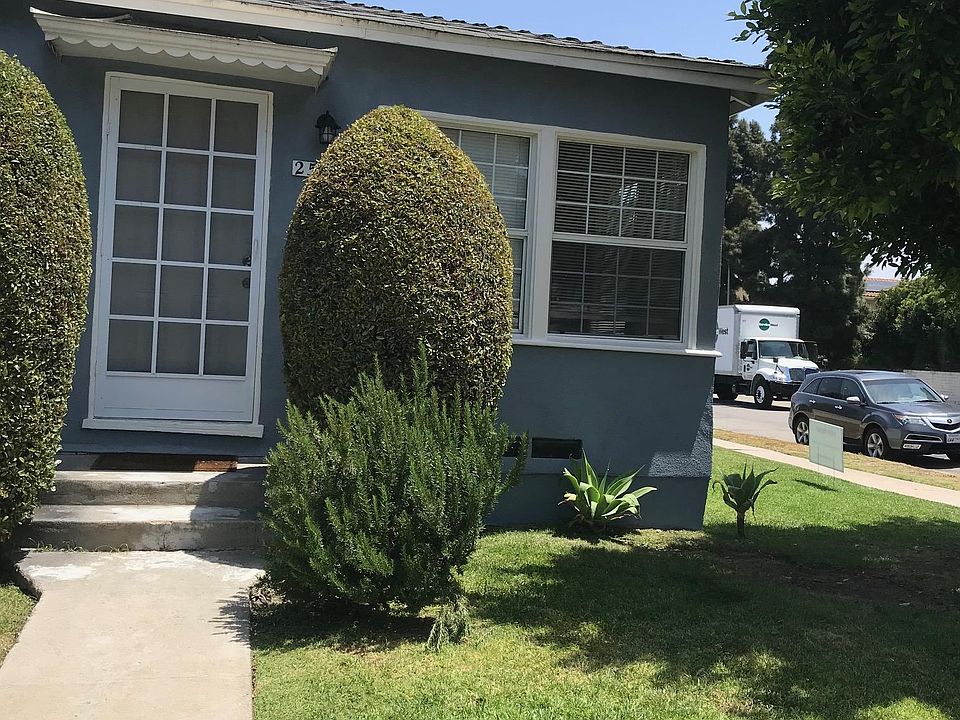 1st image of 2598 Wellesley Ave #1