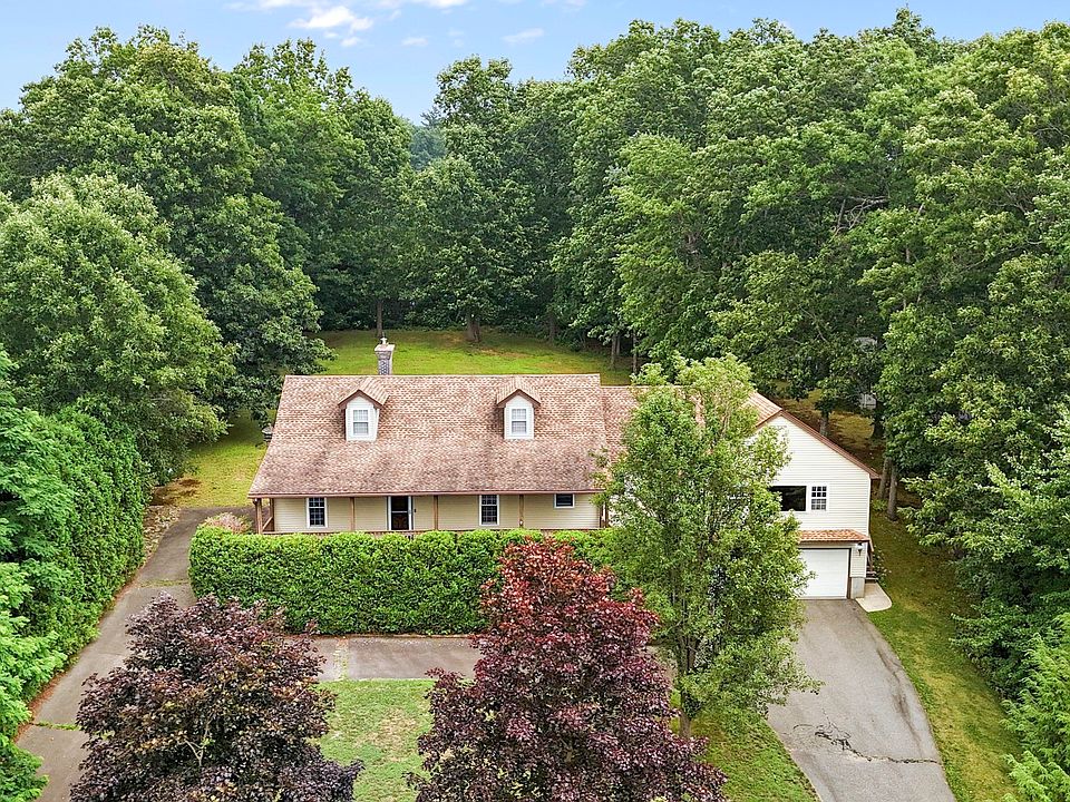 1st image of 7 Margaret Dr