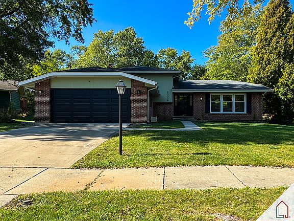 2nd image of 23036 Lakeshore Dr