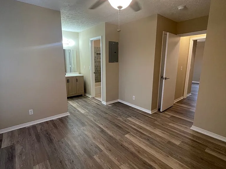 531 Amquiwood Ct — Photo 15