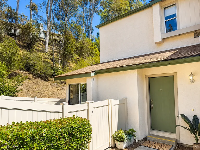8775 Gilman Dr #D — Photo 18
