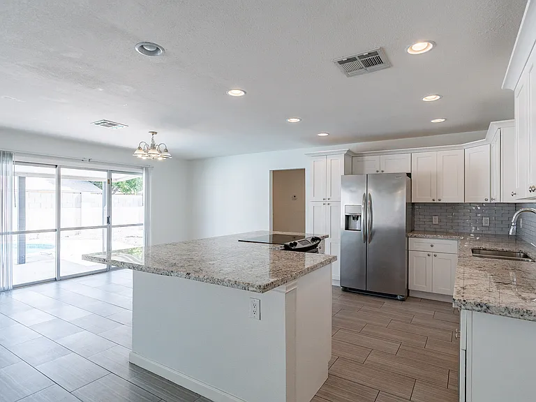 1262 E Hermosa Dr — Photo 11