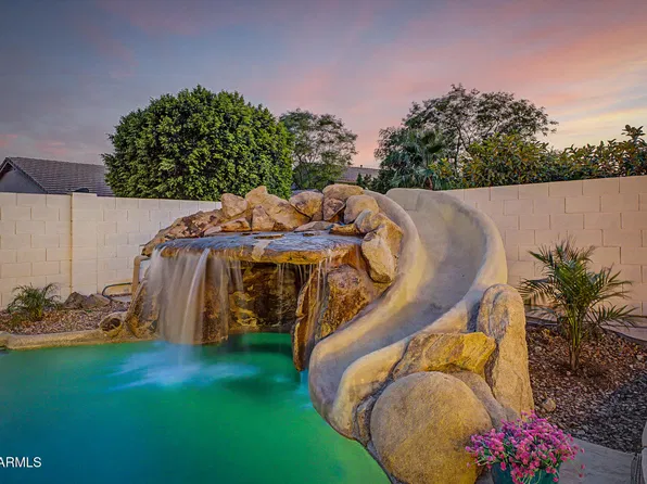 8039 W FOOTHILL Drive, Peoria, AZ 85383