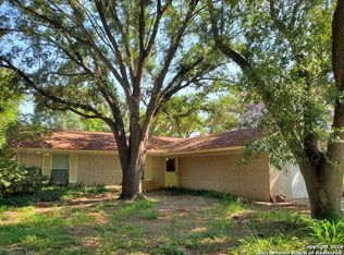1246 Encino Dr, Pleasanton, TX 78064