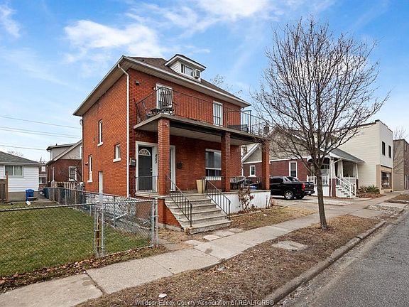 2nd image of 853 Pillette Rd