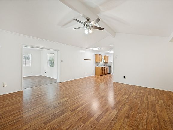 4th image of 801 Brownstone St