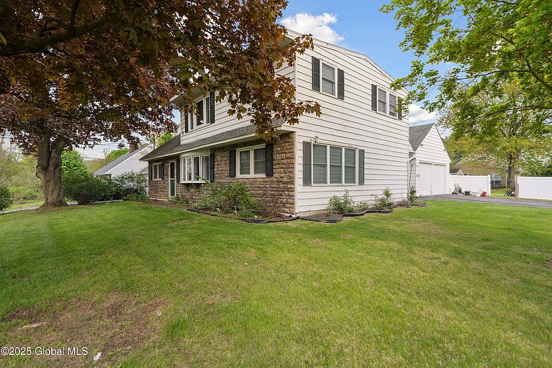 3rd image of 1094 Deforest Street