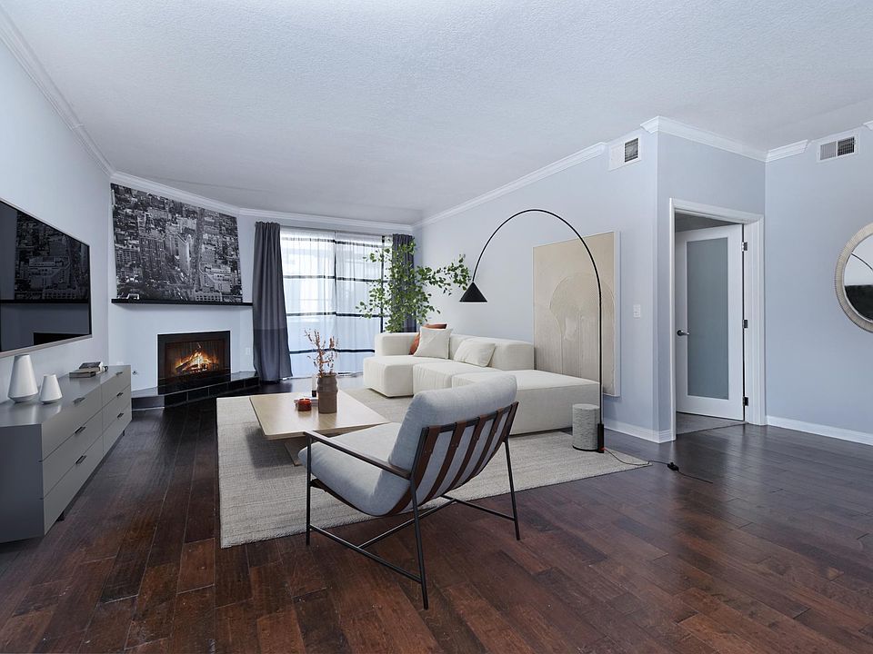 Living room (with virtual staging)