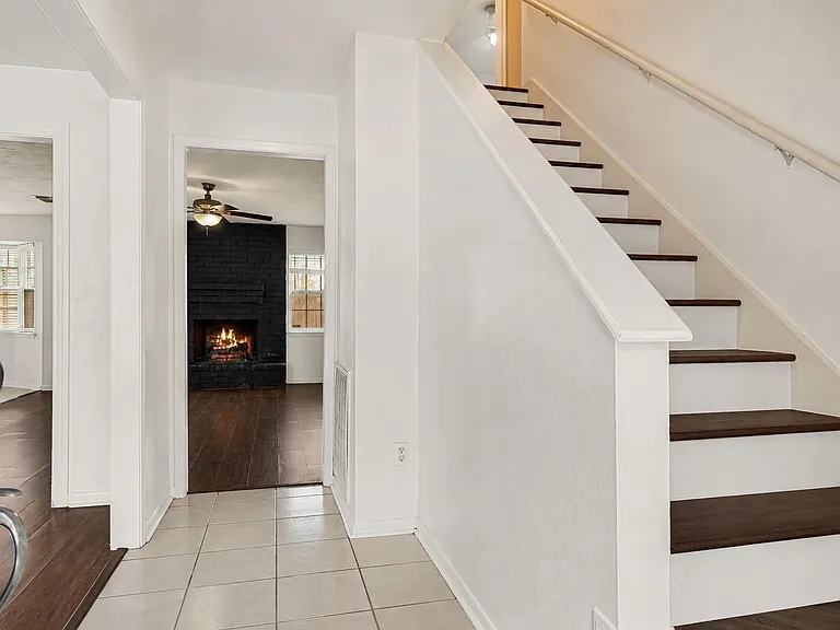 539 Belwin Dr — Photo 4