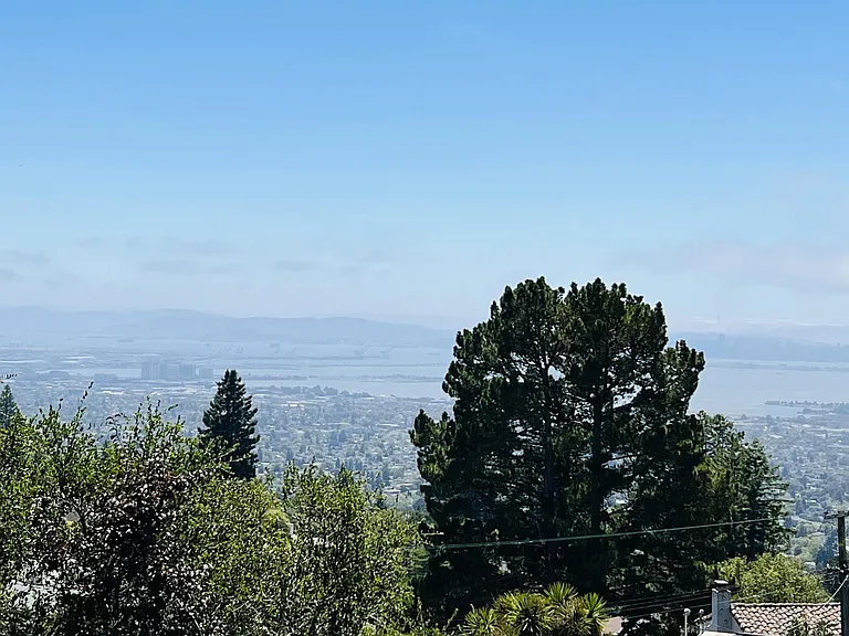 2620 Marin Ave — Photo 27