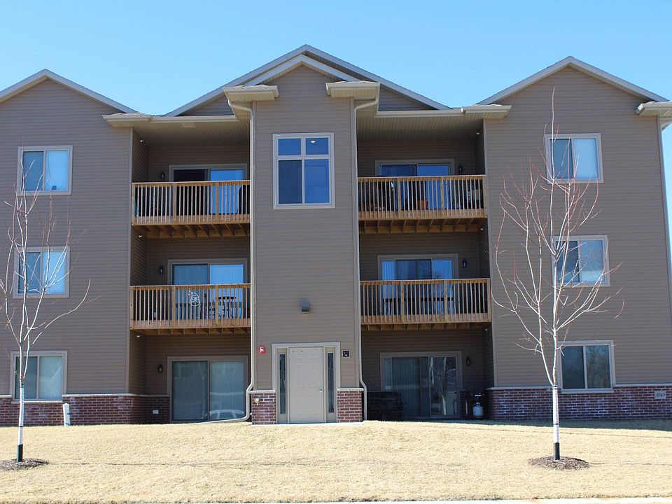 1st image of 3735 Ravenwood Cir #5