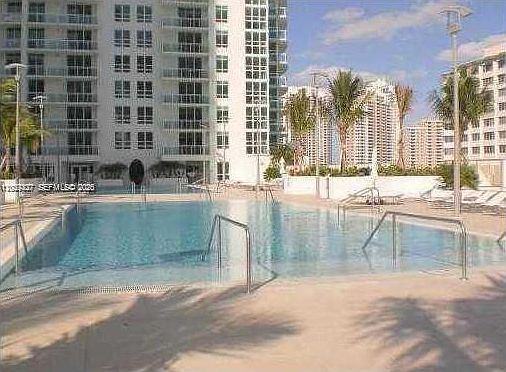 3rd image of 951 Brickell Ave APT 1808