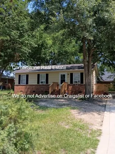 3 bed, 1.0 bath, 936 sqft, $1,375 — Photo 1