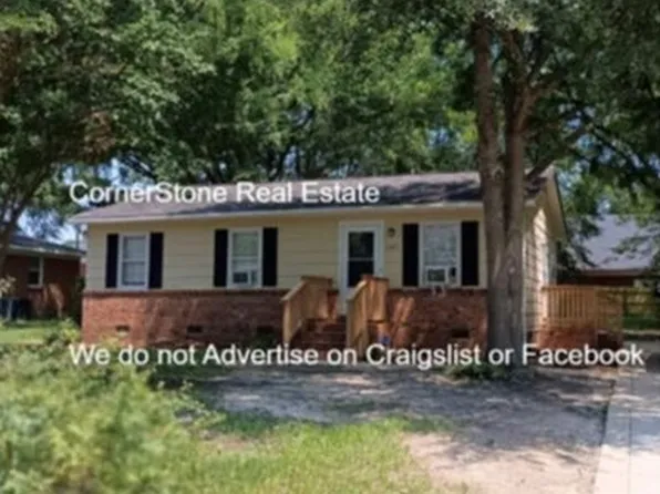 2105 Coinjock Cir, Fayetteville, NC 28304