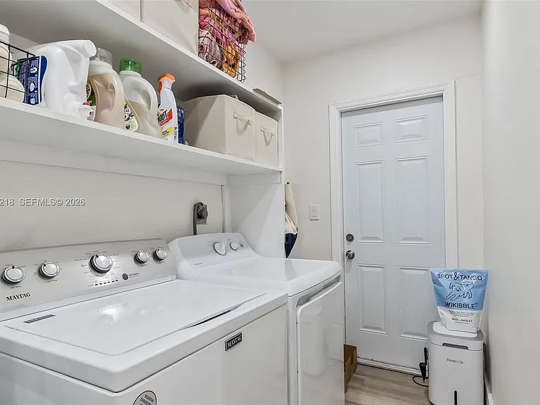 970 Benevento Ave #970 — Photo 15