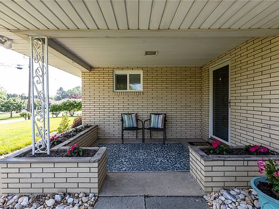 2nd image of 127 Craig Dr