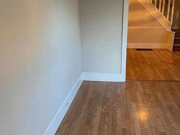 2nd image of 634 Laurel St