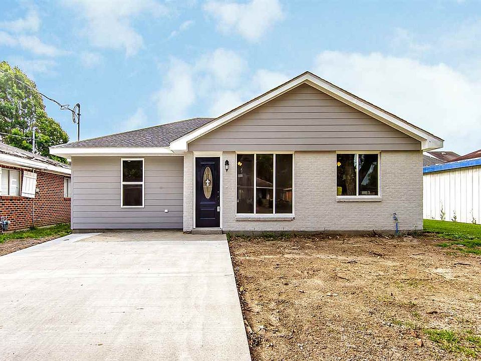 1st image of 217 Holiday Dr