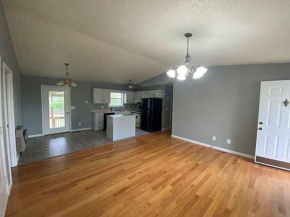 5th image of 392 Mockingbird Dr
