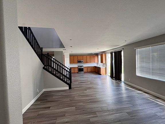 3rd image of 7489 Tucson Ln
