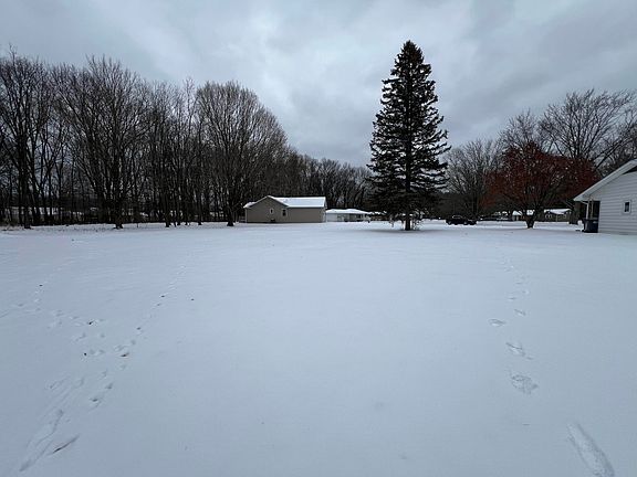 2nd image of 3384 Circle Dr