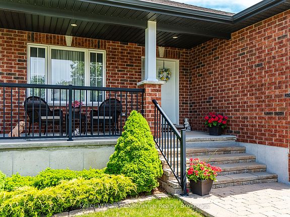 3rd image of 5 Sheppard Dr