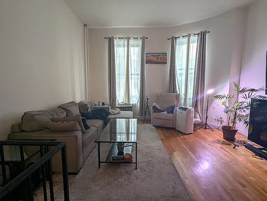 Rented by Manhattan Spaces | media 10