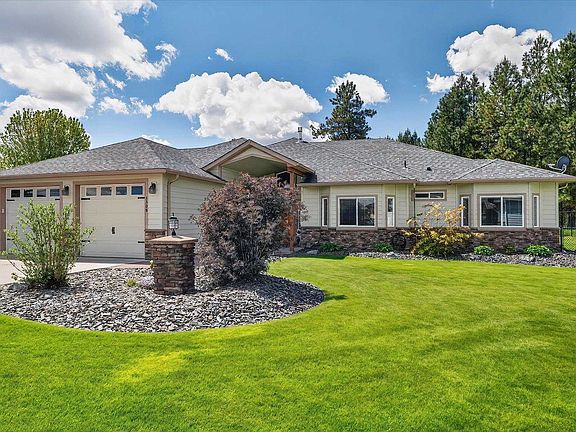 2nd image of 1308 E Chelan Ct