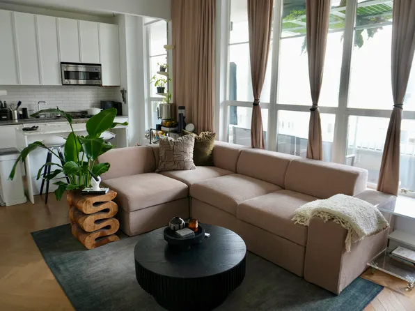 184 Kent Avenue image 2 of 19