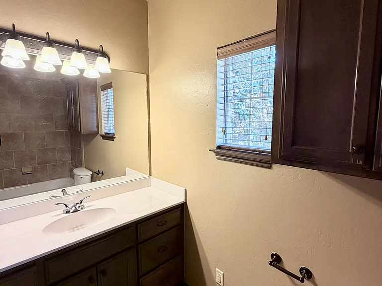 12600 N Rockwell Ave #63 — Photo 29