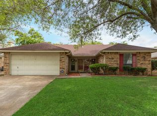 3408 Forest Creek Dr, Fort Worth, TX 76123