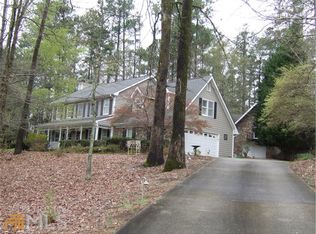 185 Indian Bluff Dr, Sharpsburg, GA 30277