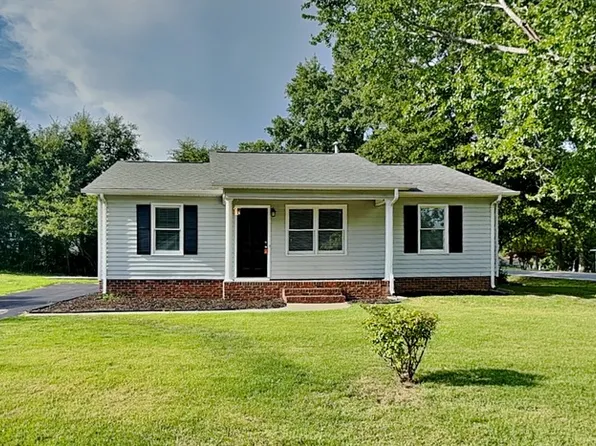 2215 Medlin Ct, Kannapolis, NC 28083