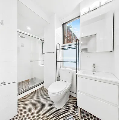 Rented by REAL New York | media 17