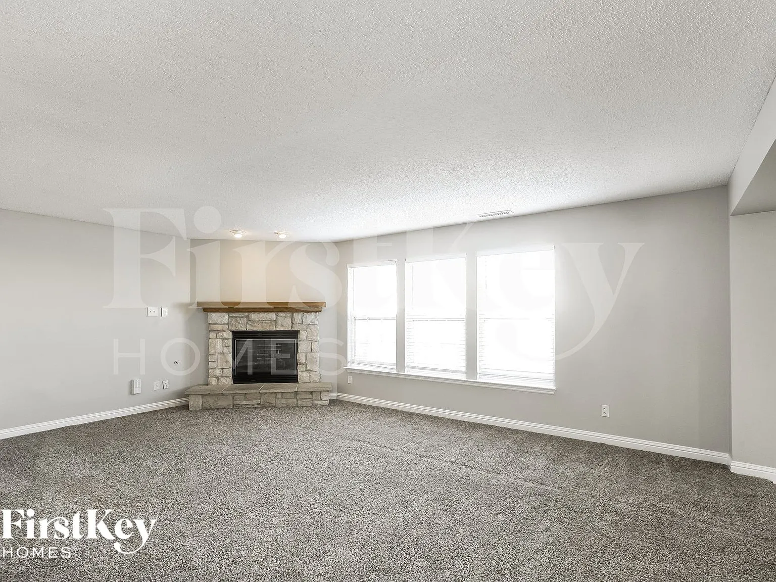 3 bed, 2.5 bath, 3061 sqft, $2,565 — Photo 3