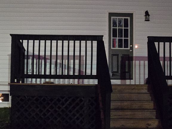 4th image of 653 Metacom Ave