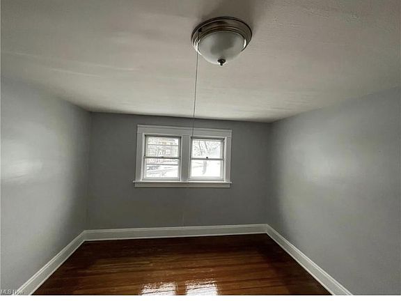 2nd image of 10522 Parkhurst Dr