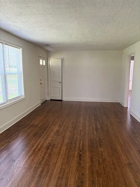 2 bed, 1139 sqft, $1,850 — Photo 2