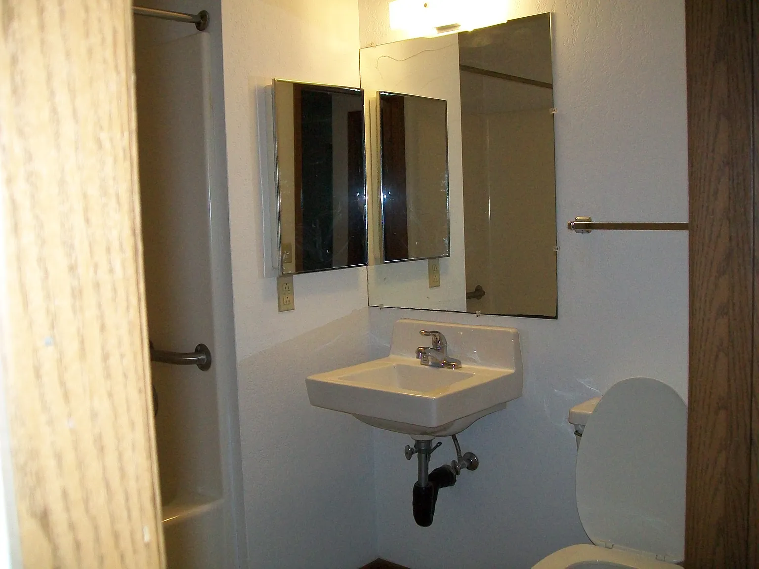 2 bed, 750 sqft, $775 — Photo 2