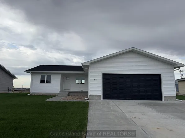 517 7th St, Phillips, NE 68865